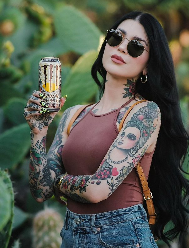 Annɑ Meliani: The Tattooed Model Redefining Beauty Standards in Fashion - mysteriousevent.com