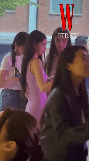 The Details On BLACKPINK Jennie's Two Beautiful Friends From The Calvin  Klein Event - Koreaboo