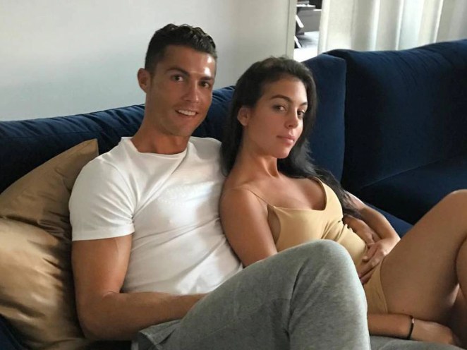 Georgina Rodríguez: Cristiano Ronaldo oficializa su relación en Instagram y  desata los rumores | Gente | EL PAÍS